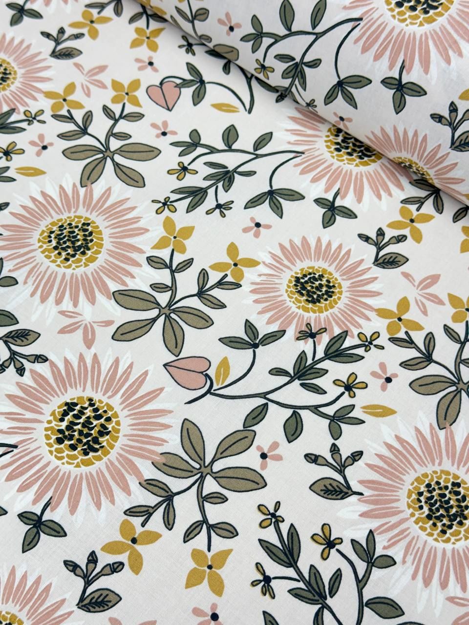 Pembe Ayçiçeği Desenli İthal Poplin Kumaş