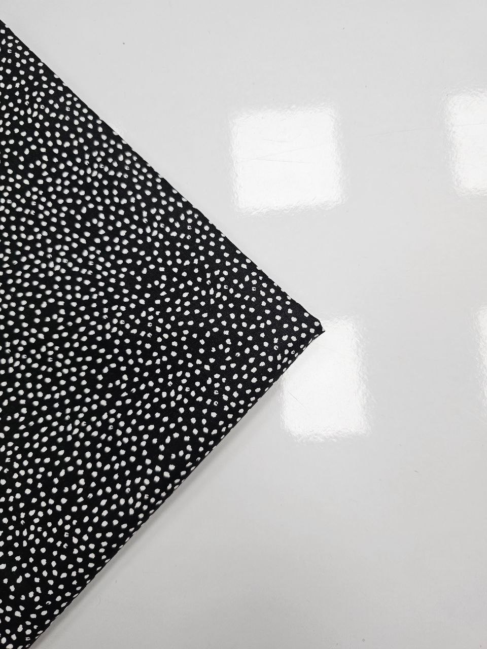 Mini Puantiye Desenli Giyimlik Poplin Kumaş