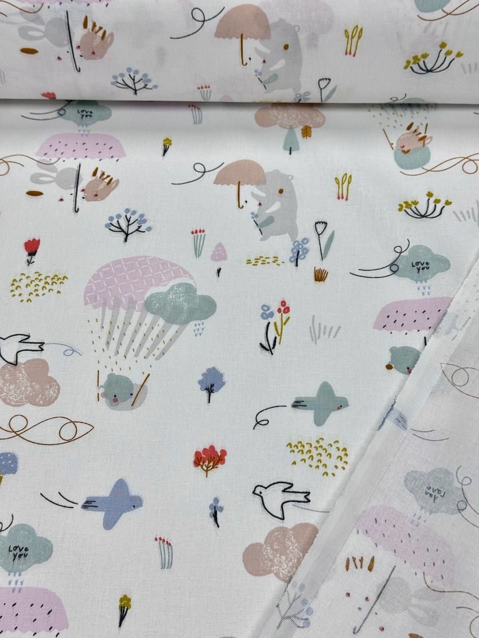 Uçan Kuş Desenli Poplin Kumaş