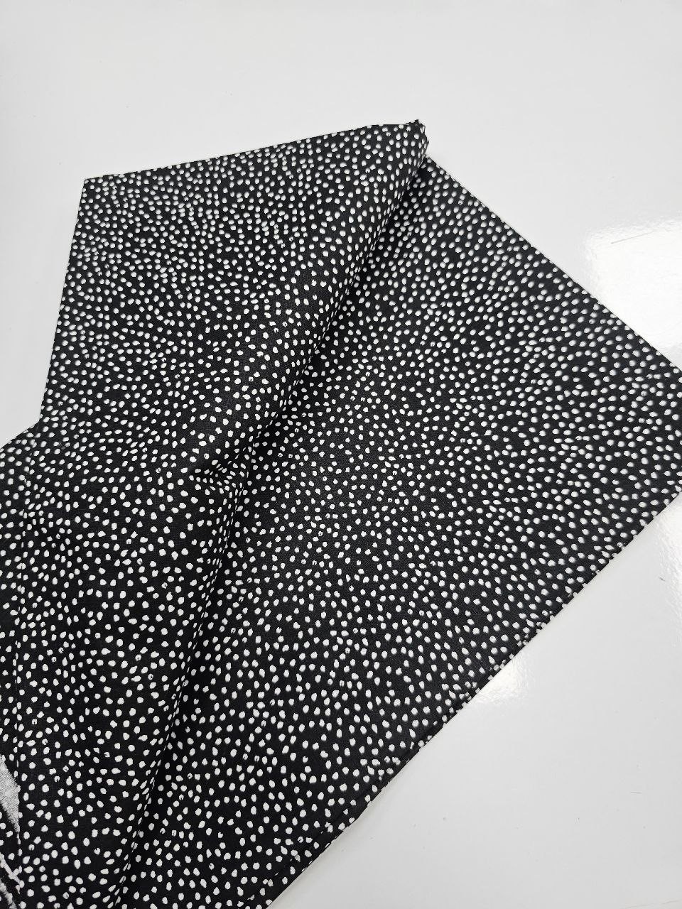 Mini Puantiye Desenli Giyimlik Poplin Kumaş