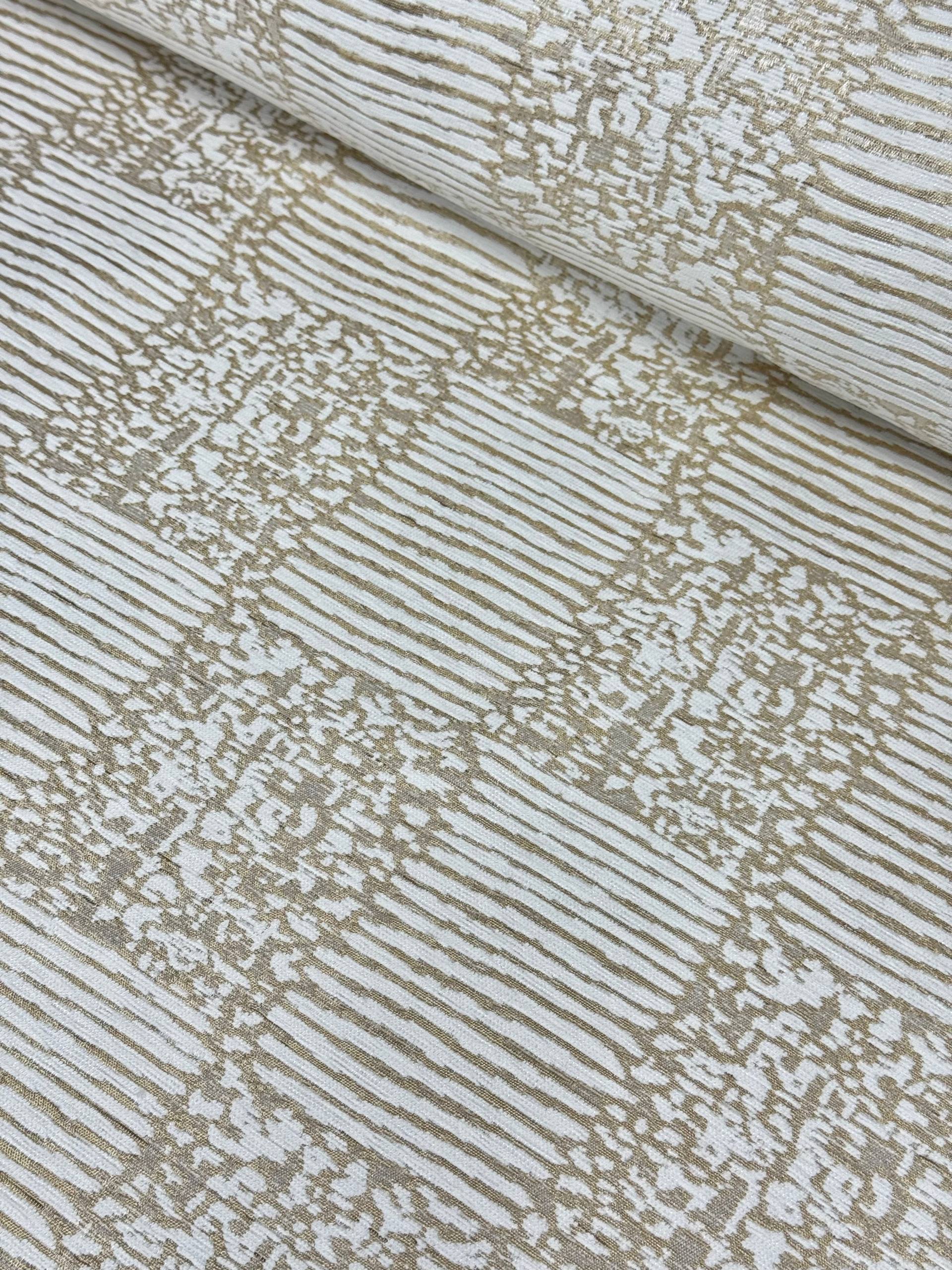 Kapuçino Beyaz Kare Çizgi Desenli Şönil Pike Kumaş