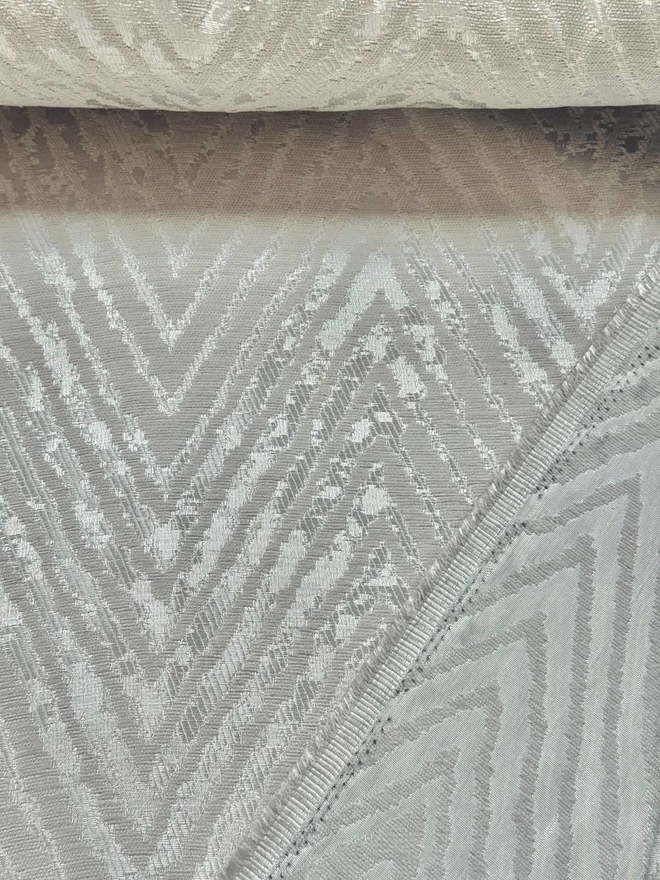 Gri Zigzag Desenli Şönil Pike Kumaş