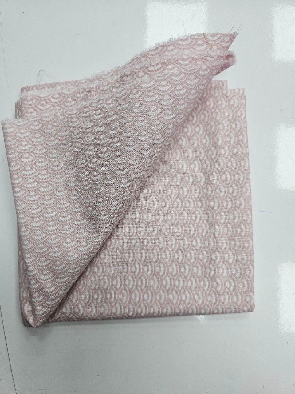 Pembe Pul Desenli Giyimlik Poplin Kumaş