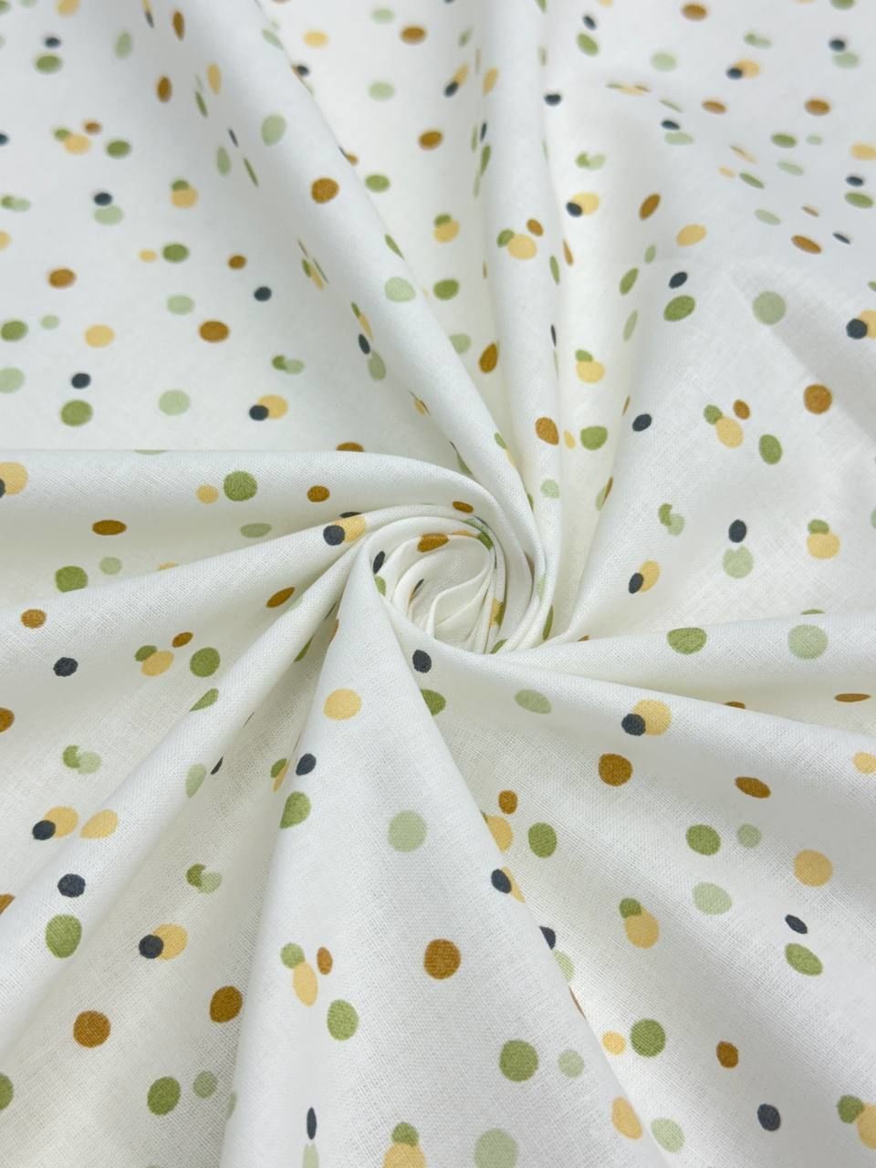 Renkli Puantiye Desenli İthal Poplin Kumaş