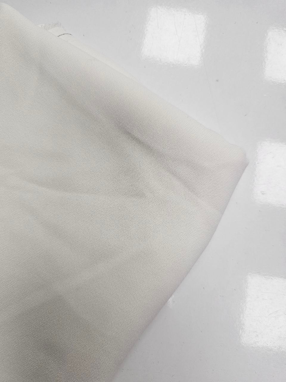 Ekru Renk Giyimlik Krep Kumaş