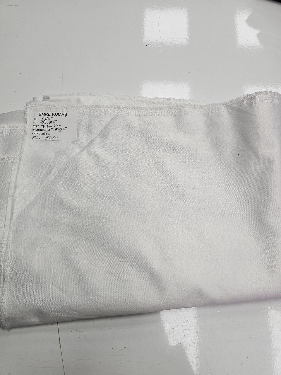 Ekru Parlak Pamuk Saten Kumaş