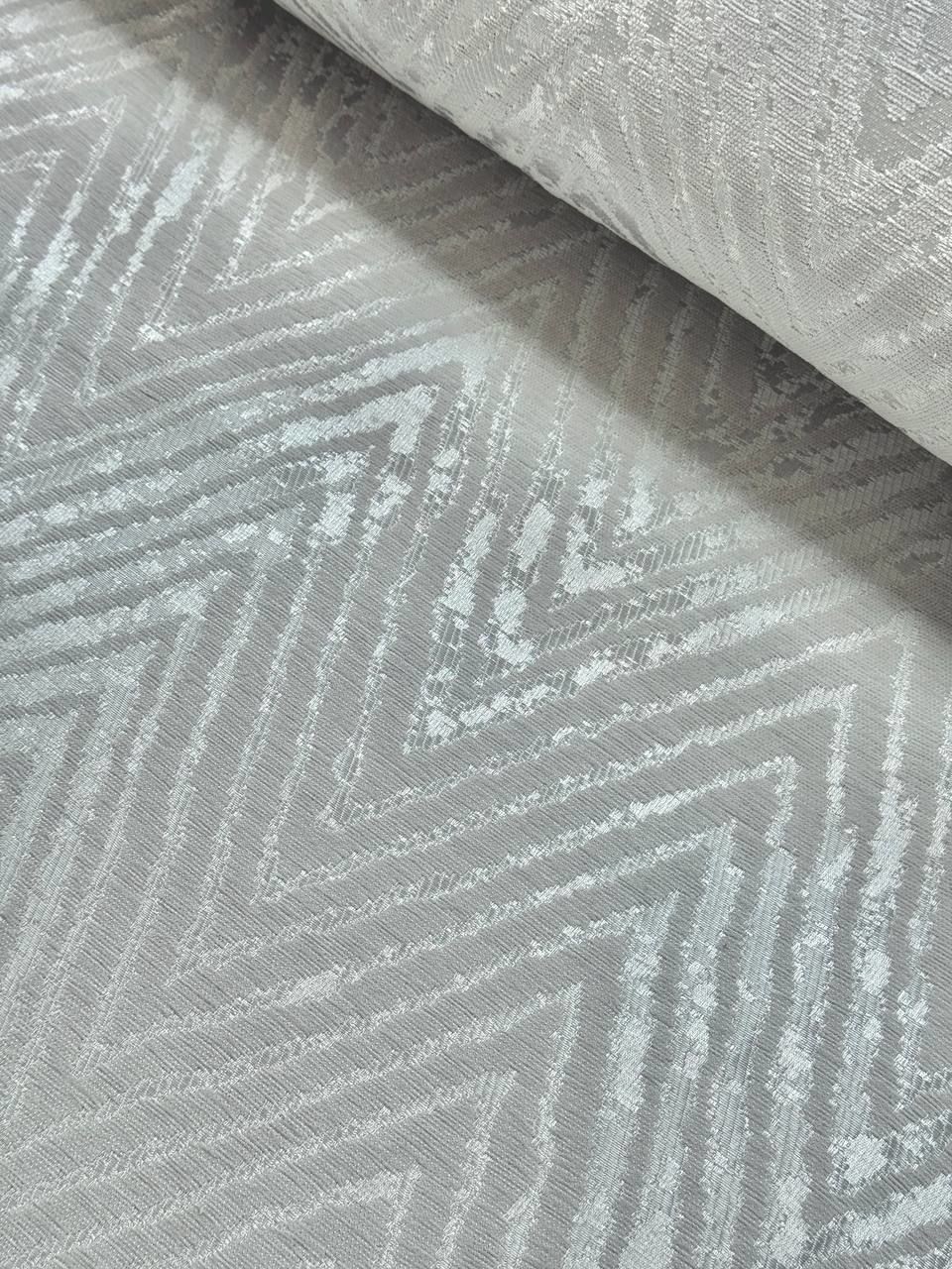 Gri Zigzag Desenli Şönil Pike Kumaş
