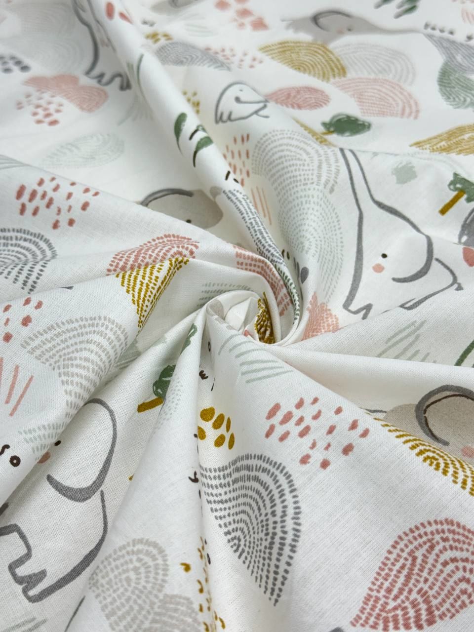 Sevimli Konuşkan Fil Desenli İthal Poplin Kumaş