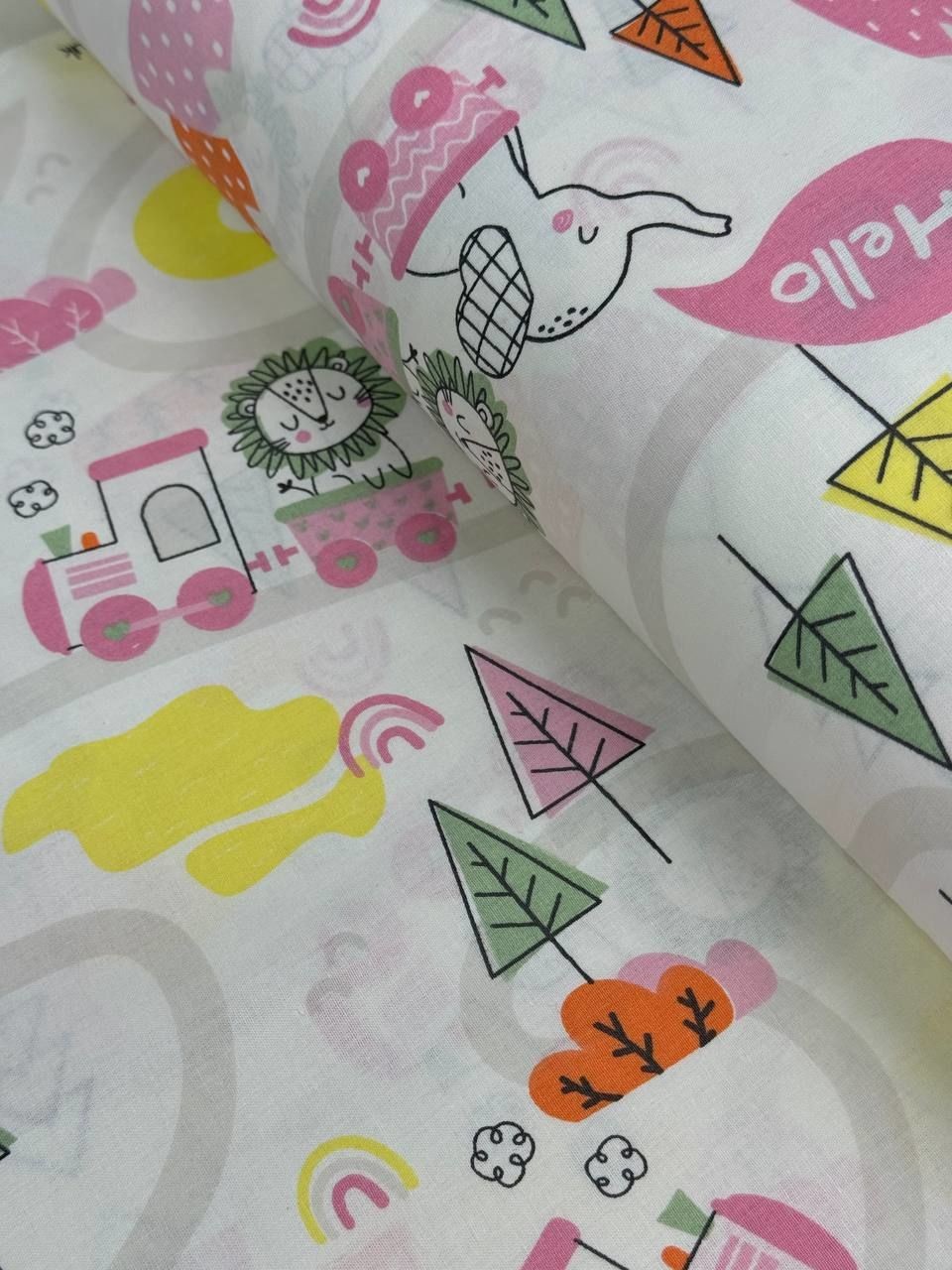 Pembe Tren Desenli Nevresimlik Poplin Kumaş