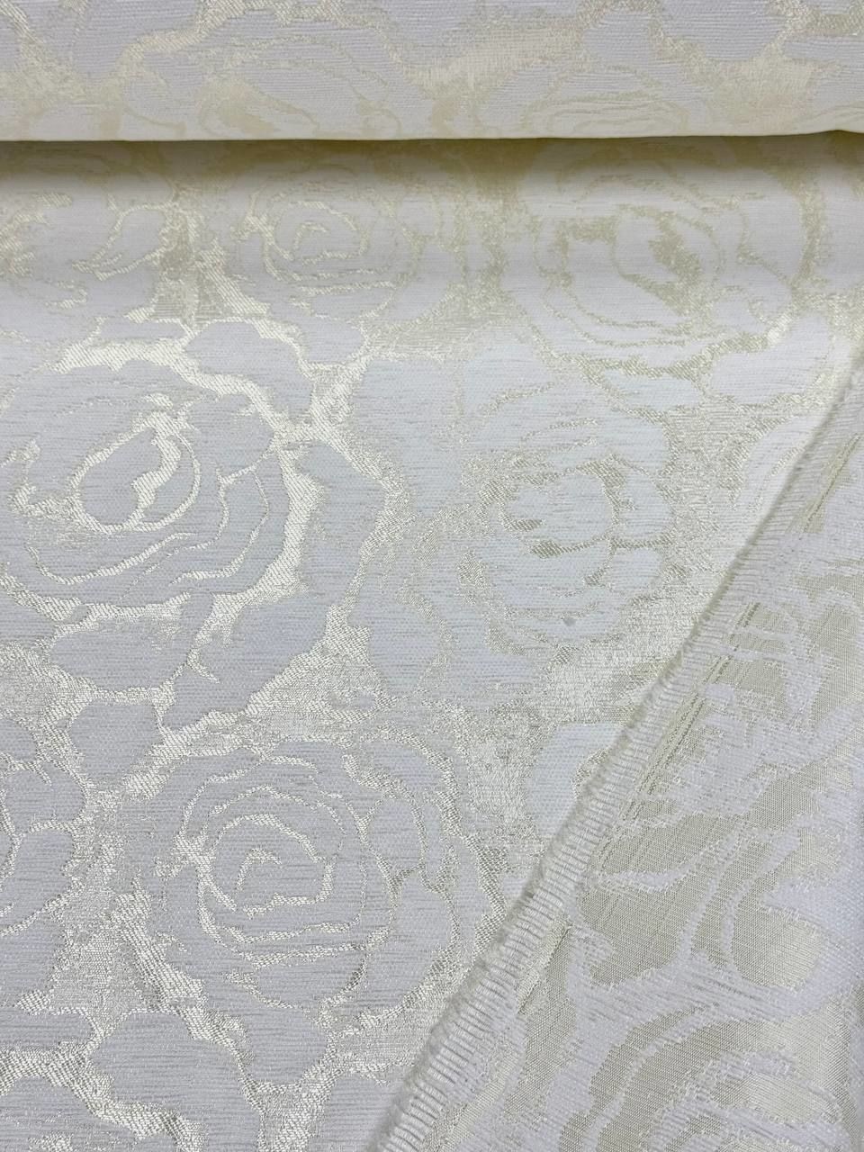 Ekru Gül Desenli Şönil Pike Kumaş