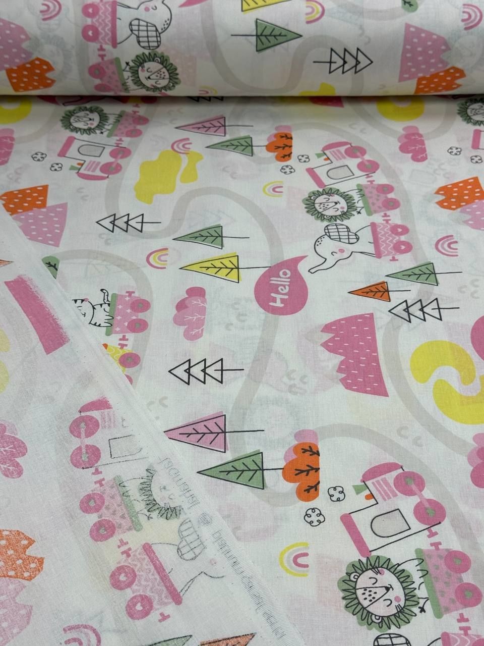 Pembe Tren Desenli Nevresimlik Poplin Kumaş