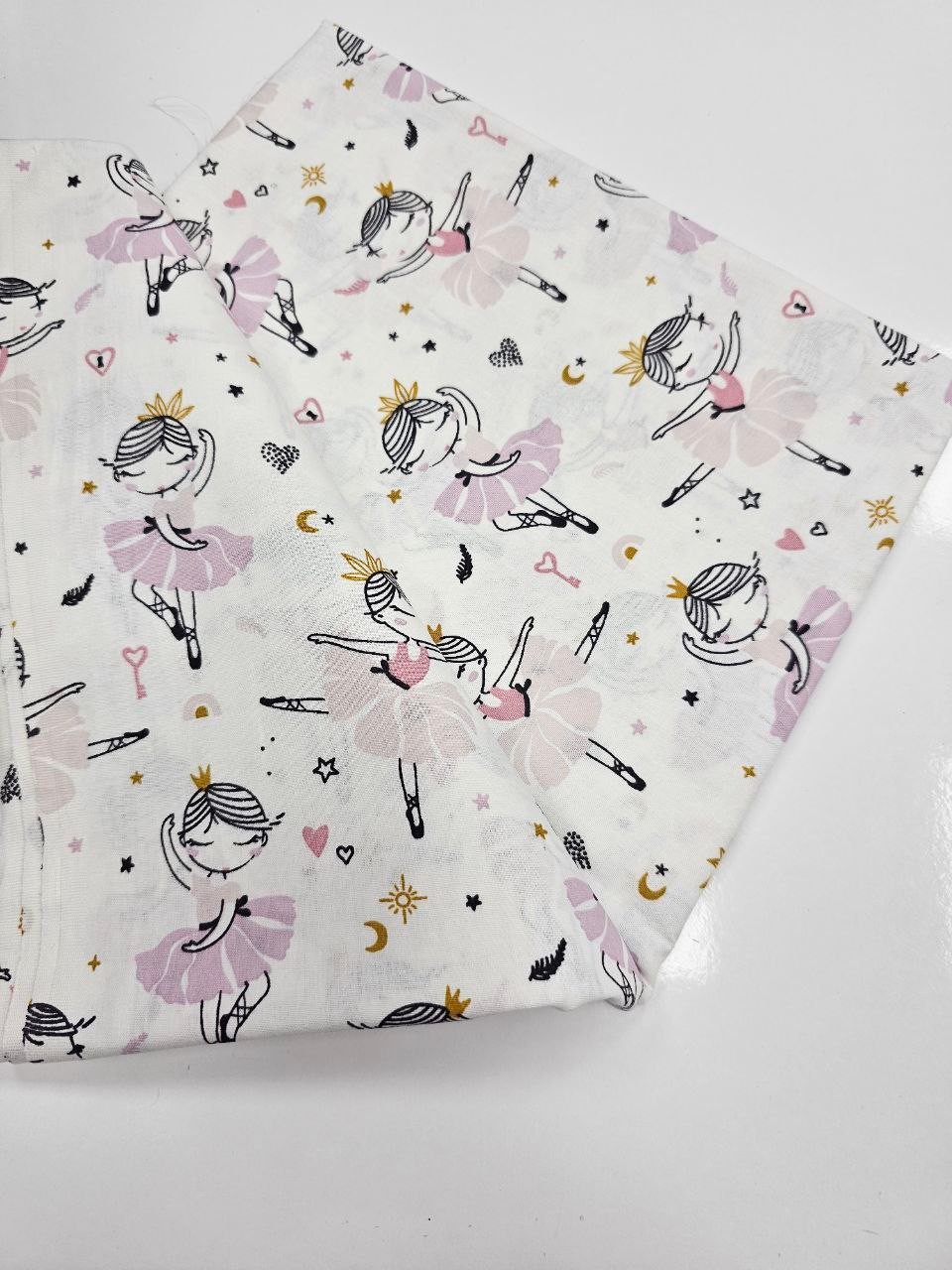 Balerin Kız Desenli Giyimlik Poplin Kumaş