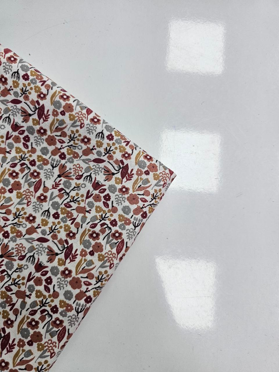 Mini Çiçek Desenli Giyimlik Poplin Kumaş