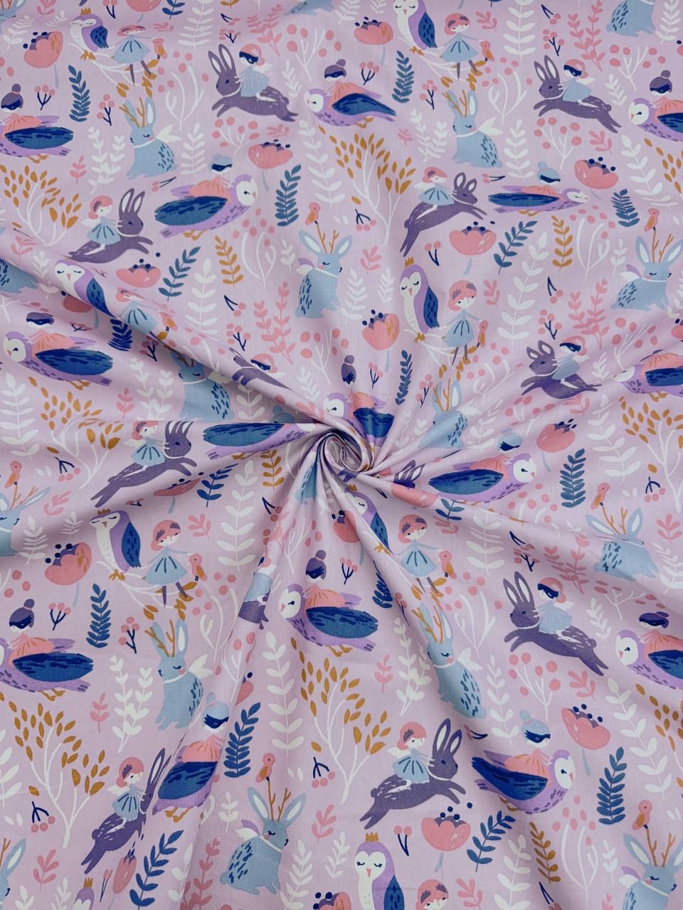 Tavşanlı Prenses Desenli İthal Poplin Kumaş