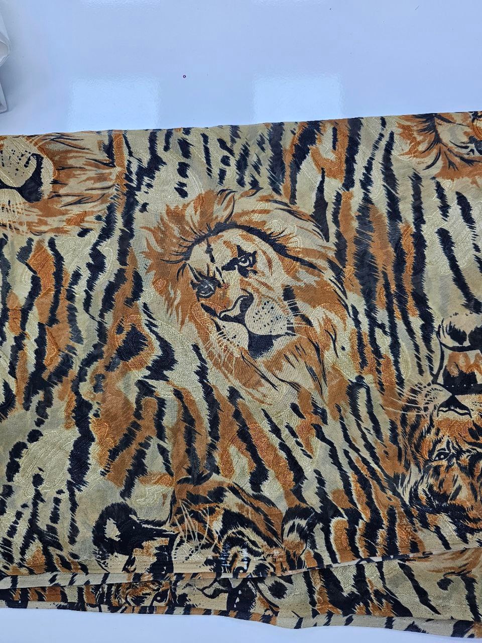Aslan Desenli Giyimlik Şifon Kumaş