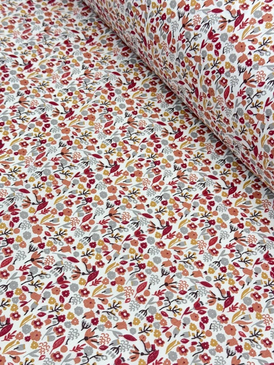 Minik Çiçekler Desenli İthal Poplin Kumaş
