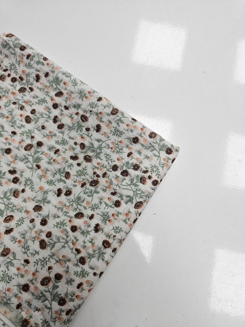 Karışık Mini Çiçek Desenli Giyimlik Poplin Kumaş