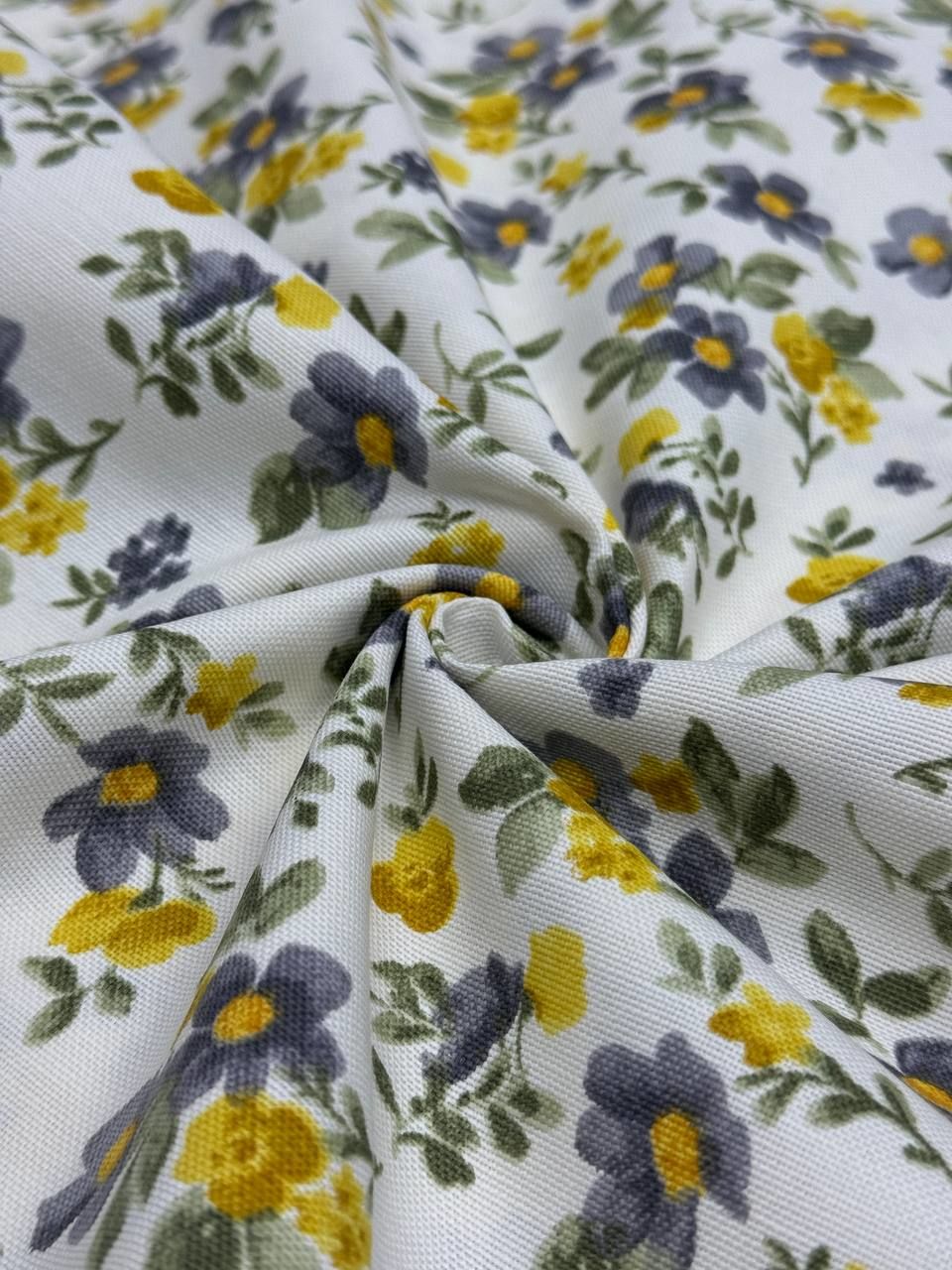 قماش بطة منقوش بزهرة صغيرة صفراء - قماش بطة