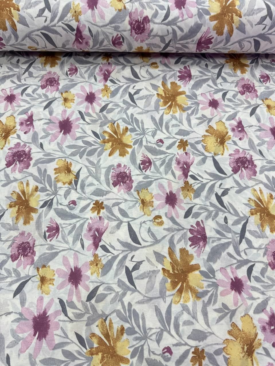Mürdüm Sarı Su Çiçekleri Desenli Nevresimlik Poplin Kumaş