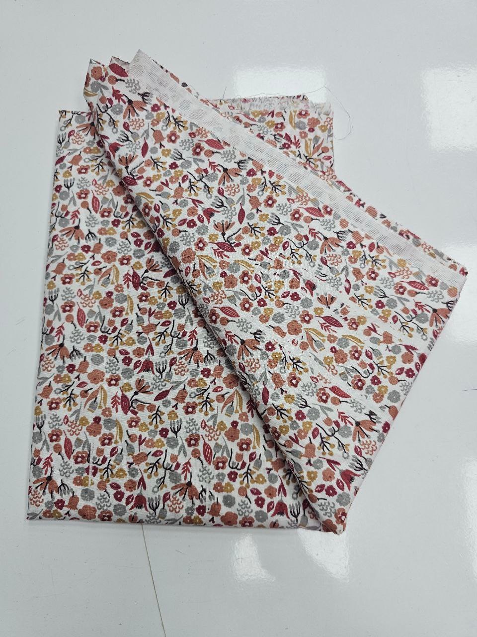 Mini Çıtır Çiçek Desenli Giyimlik Poplin Kumaş