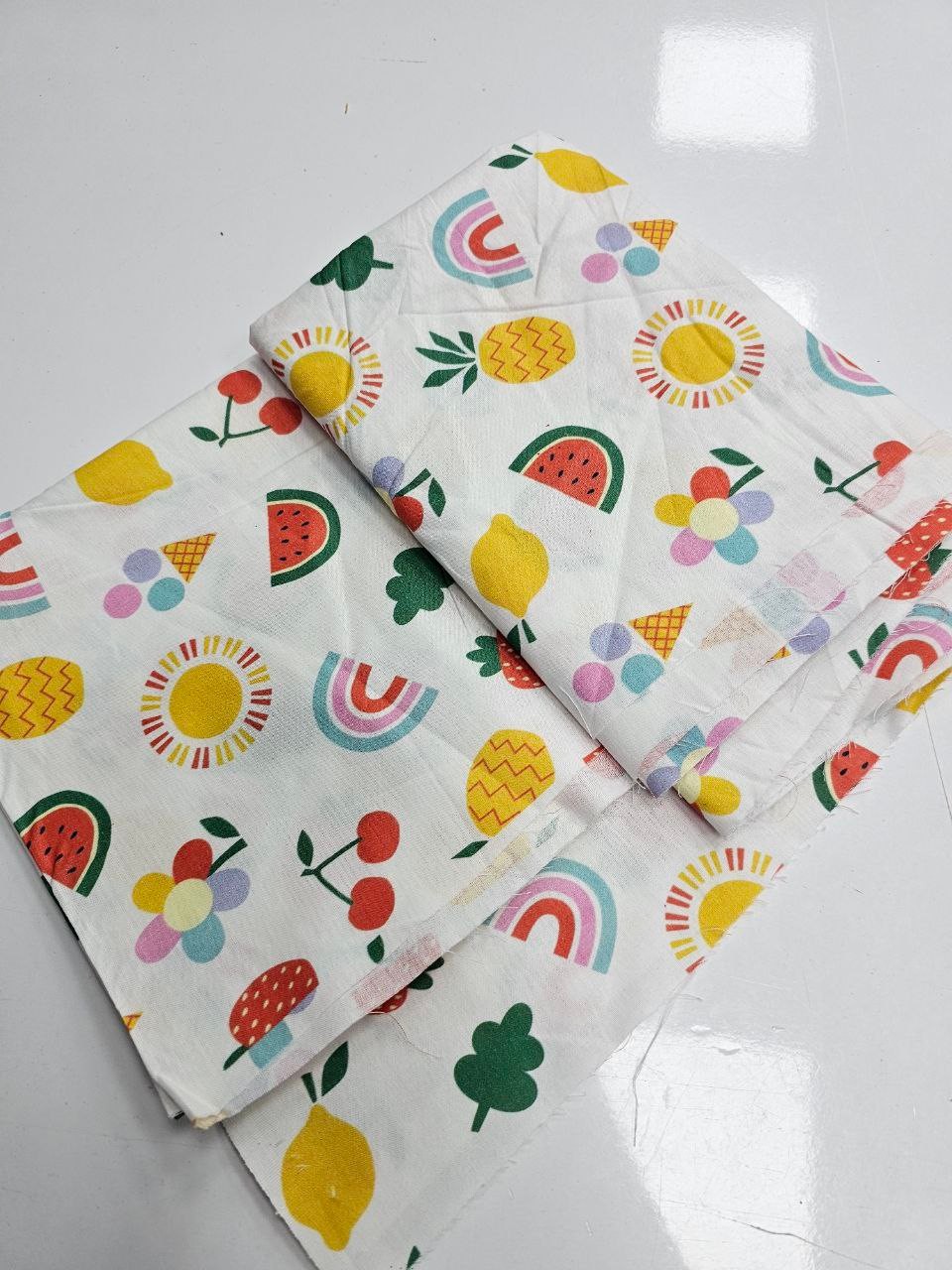 Poplin Fabric for Bed Linen with Fruit Pattern