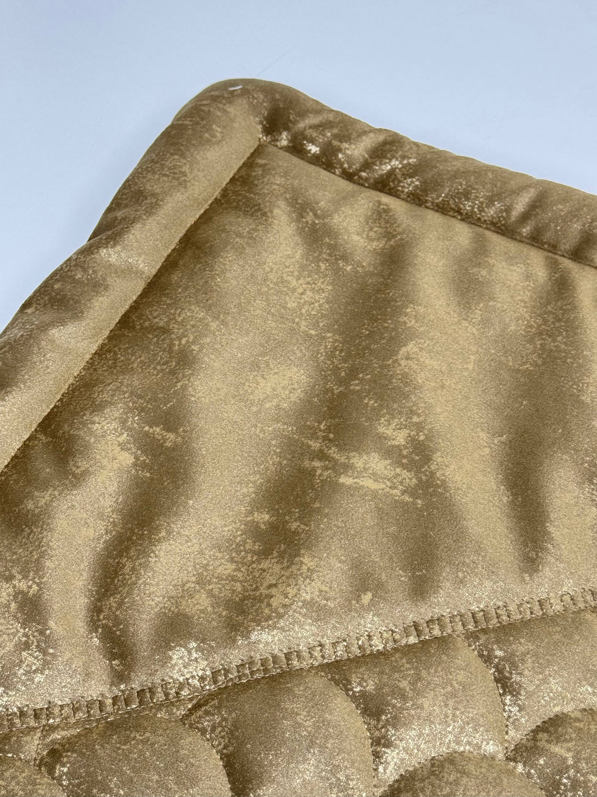 Koyu Hardal Nakış İşlemeli Kadife Seccade