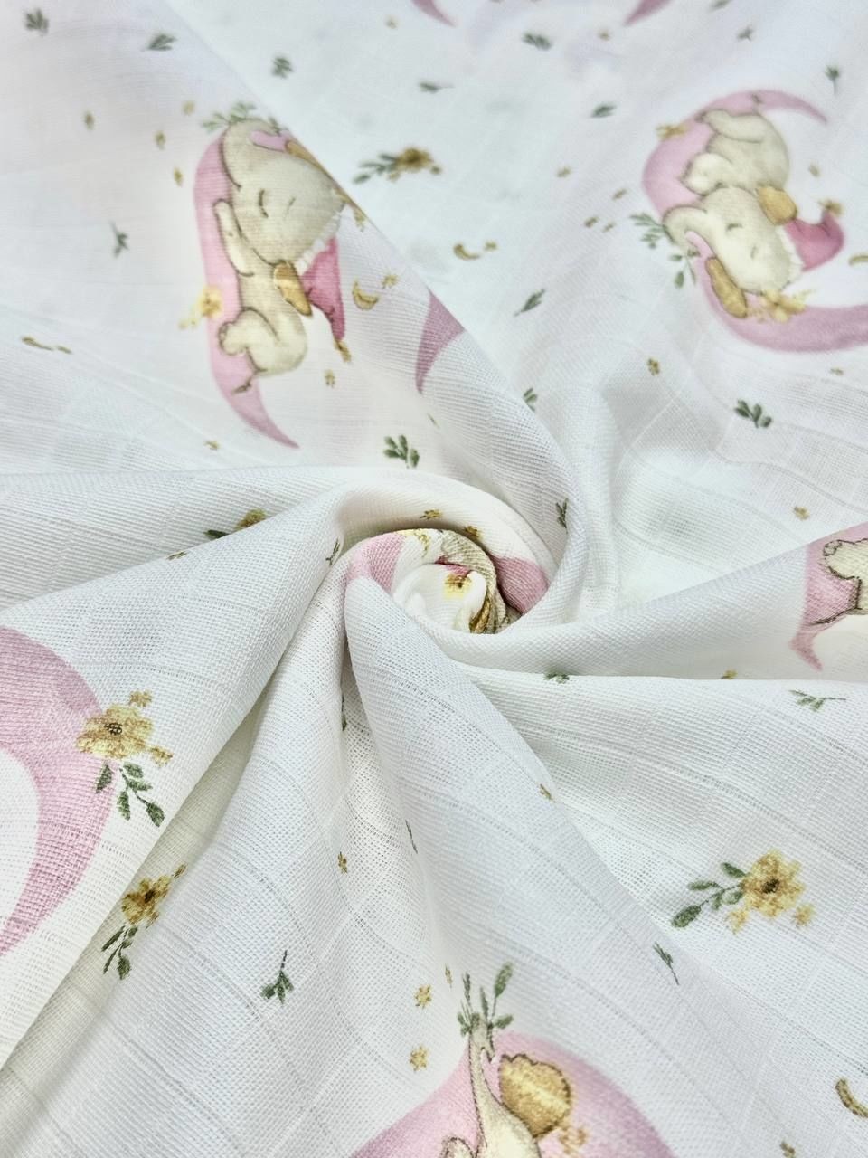 Pembe Uykucu Fil Desenli Müslin Kumaş - Müslin Bezi