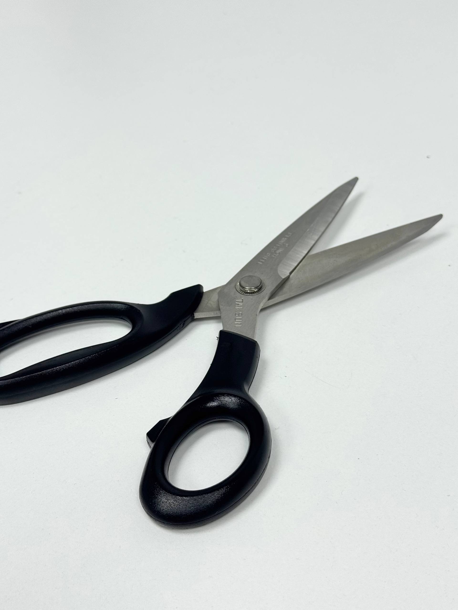 Taksun 6 Numara Terzi Makası