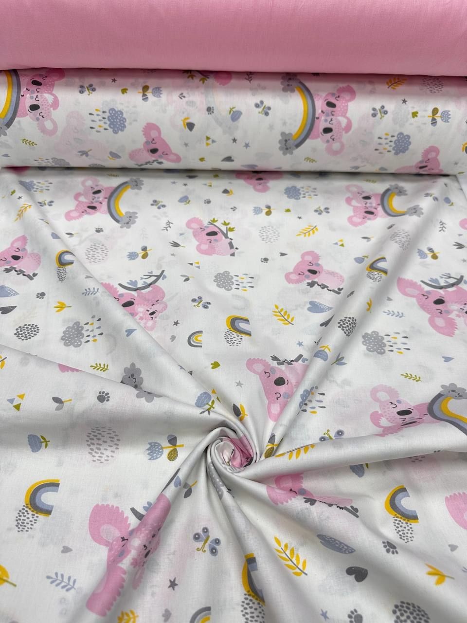 Pembe Uykucu Koala Desenli Nevresimlik Poplin Kumaş