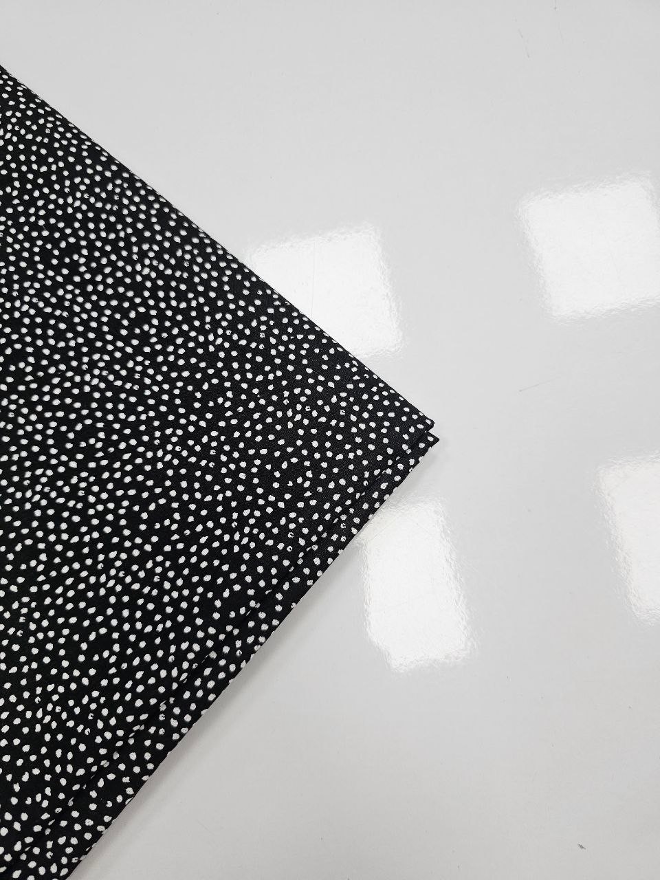 Mini Puantiye Desenli Giyimlik Poplin Kumaş