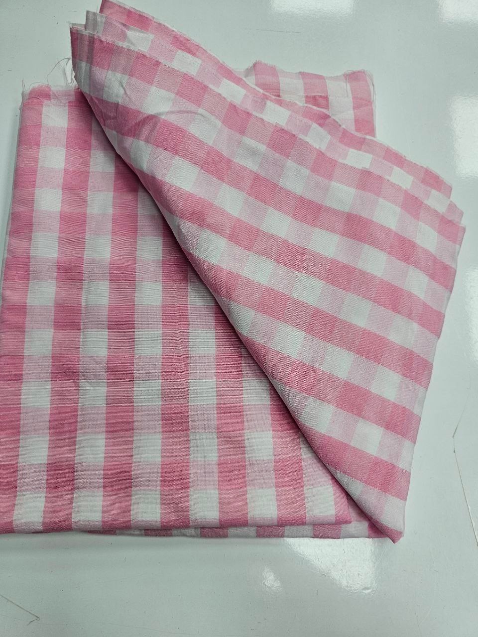 Pembe Büyük Kareli Zefir Kumaş