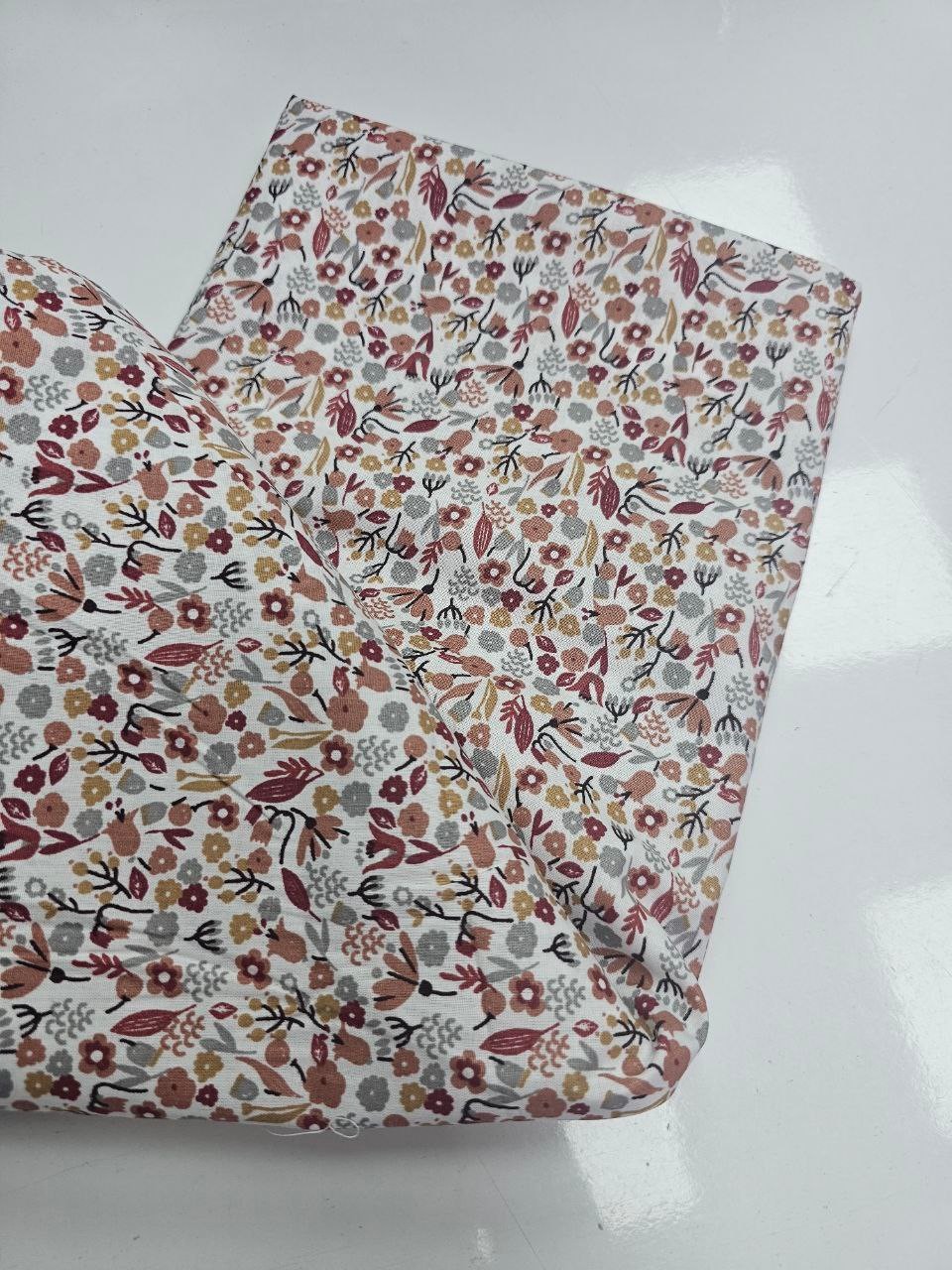 Mini Çiçek Desenli Giyimlik Poplin Kumaş