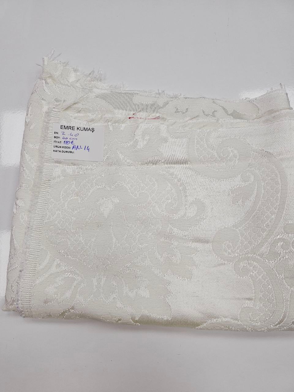 Damaks Desenli Şönil Pike Kumaşı