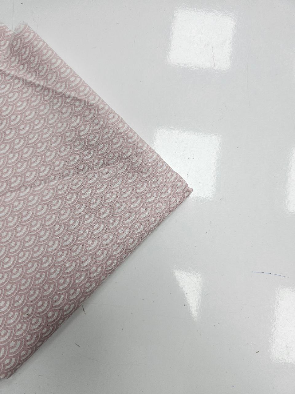 Pembe Pul Desenli Giyimlik Poplin Kumaş