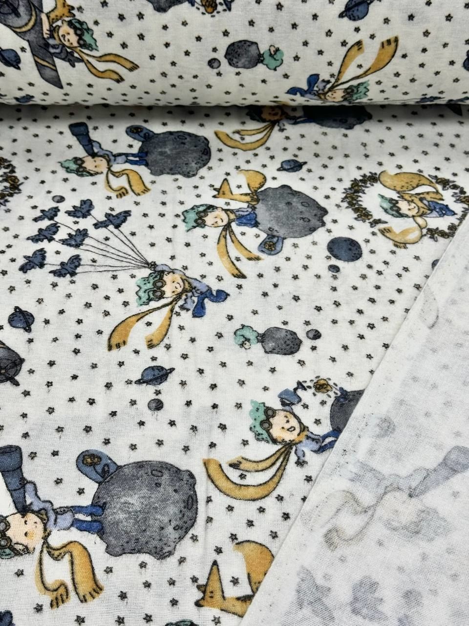 Gri Küçük Prens Desenli Pazen Kumaş