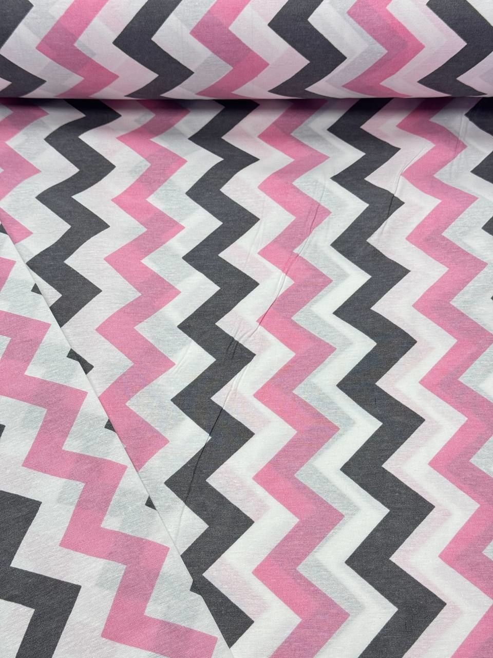 Pembe Gri Zigzag Desenli Nevresimlik Kumaş