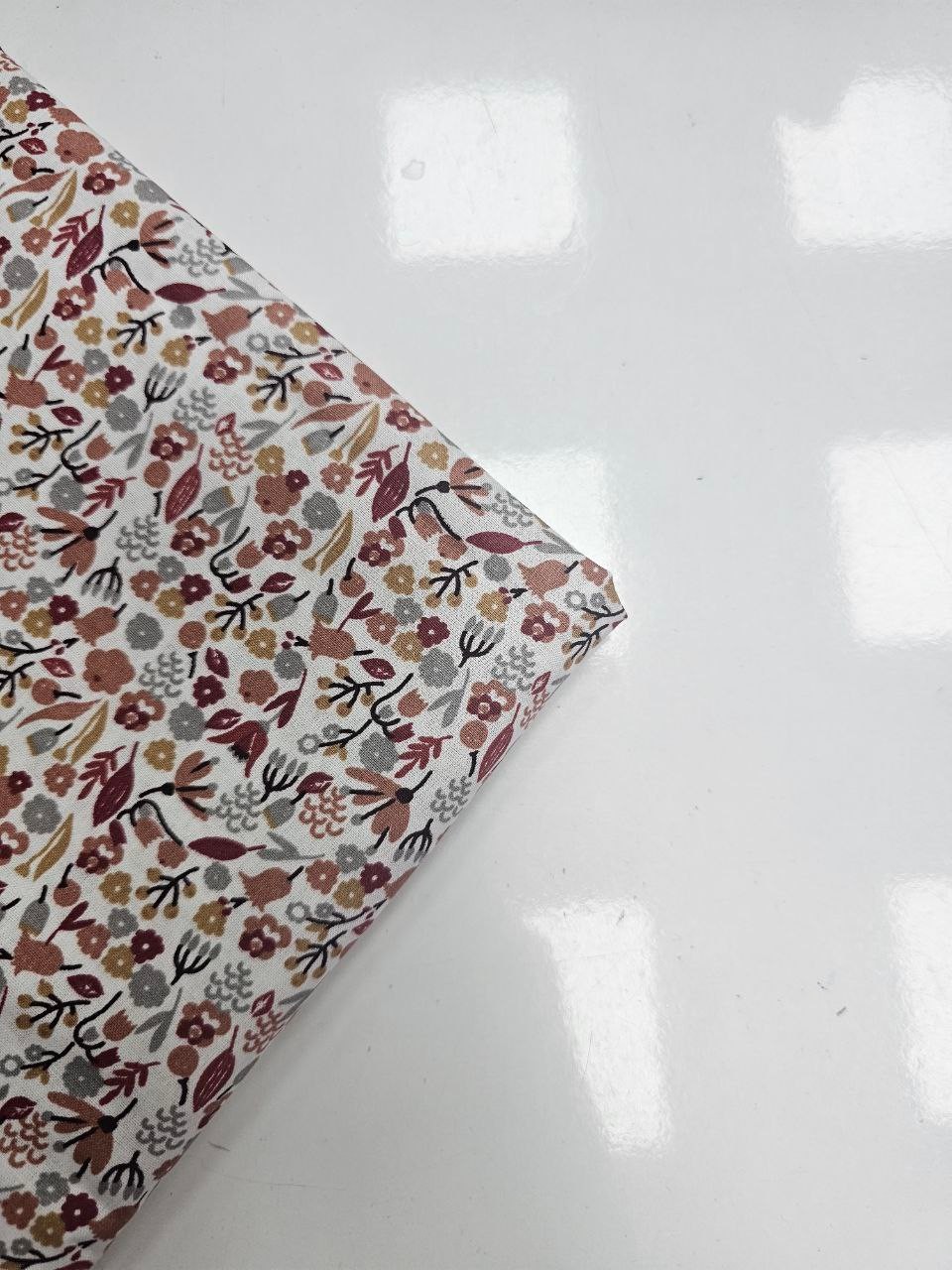 Mini Çıtır Çiçek Desenli Giyimlik Poplin Kumaş