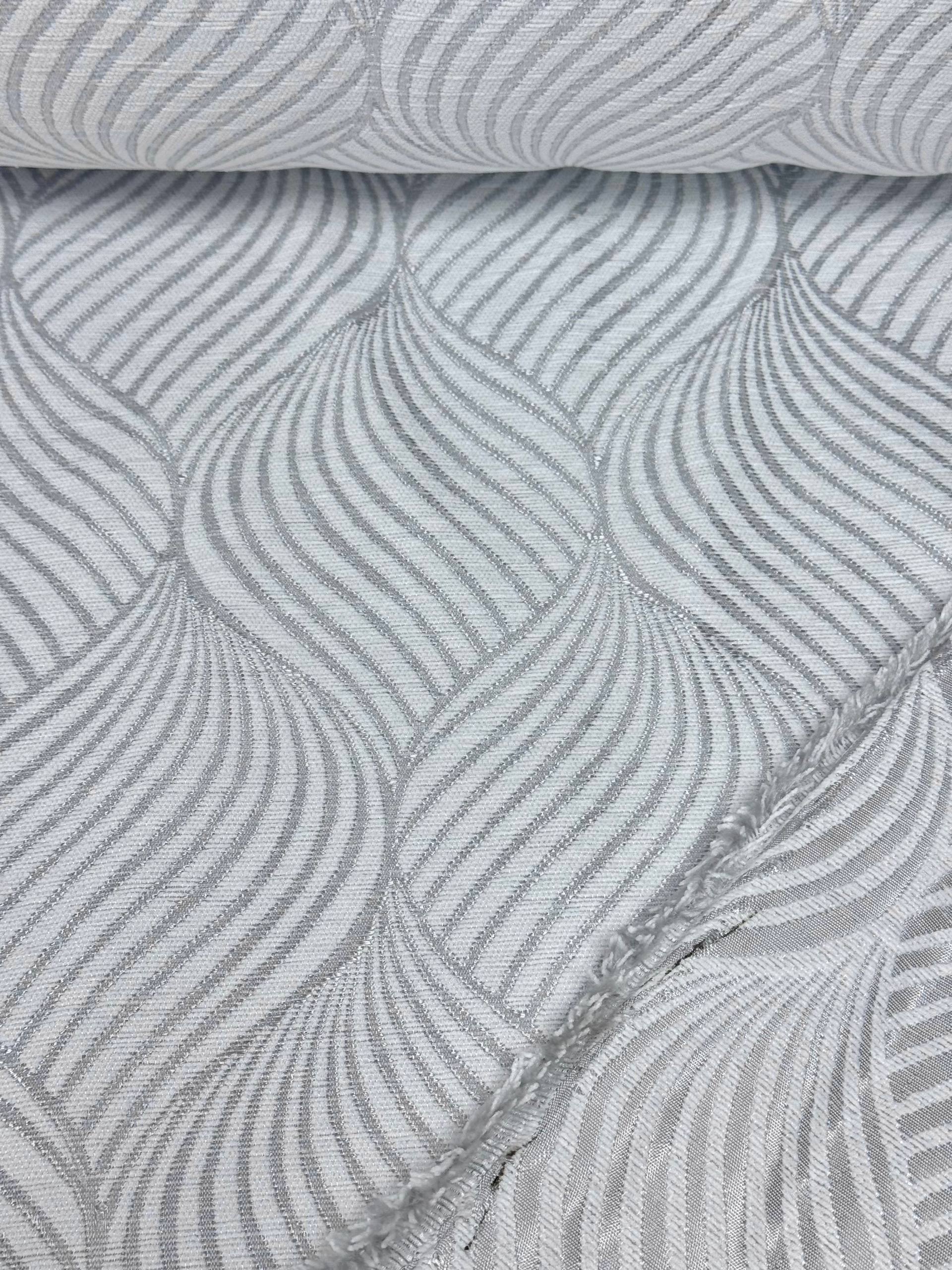 Açık Gri Diagonal Desenli Şönil Pike Kumaş