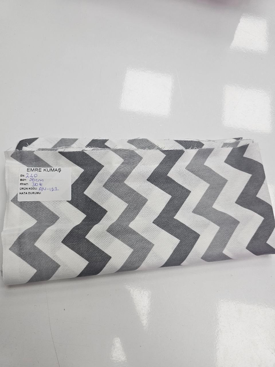 Gri Zigzag Desenli Nevresimlik Poplin Kumaş