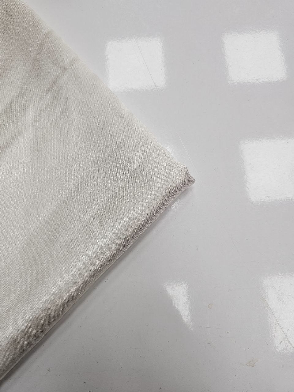 Krem Renk Parlak Pamuk Saten