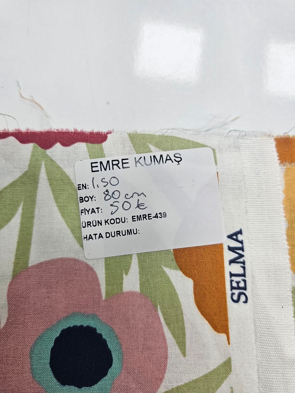 Büyük Papatyalar Desenli Giyimlik Poplin Kumaş