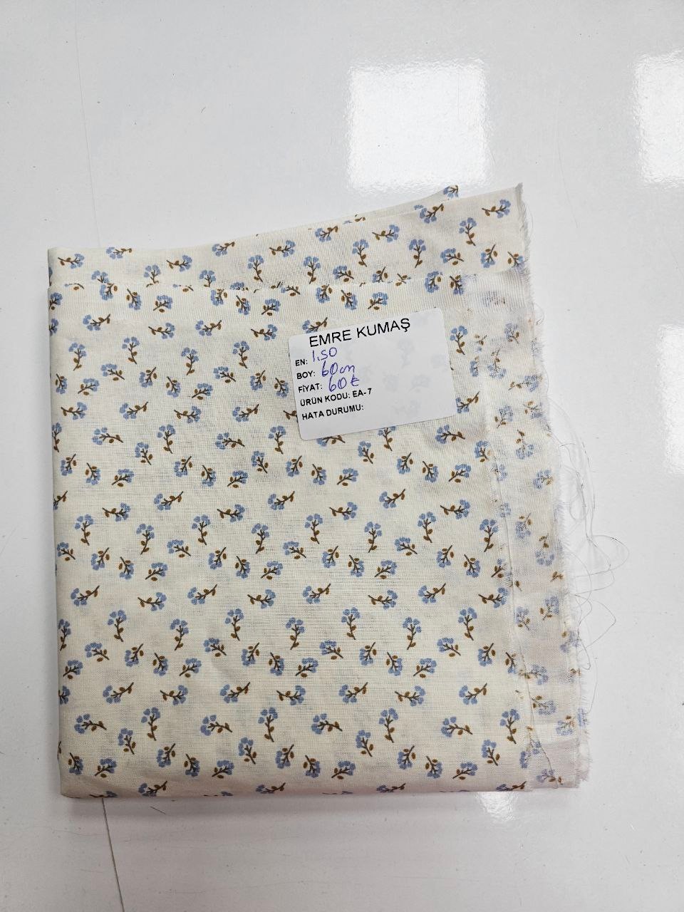 Mini Mavi Çiçekler Desenli Giyimlik Poplin Kumaş