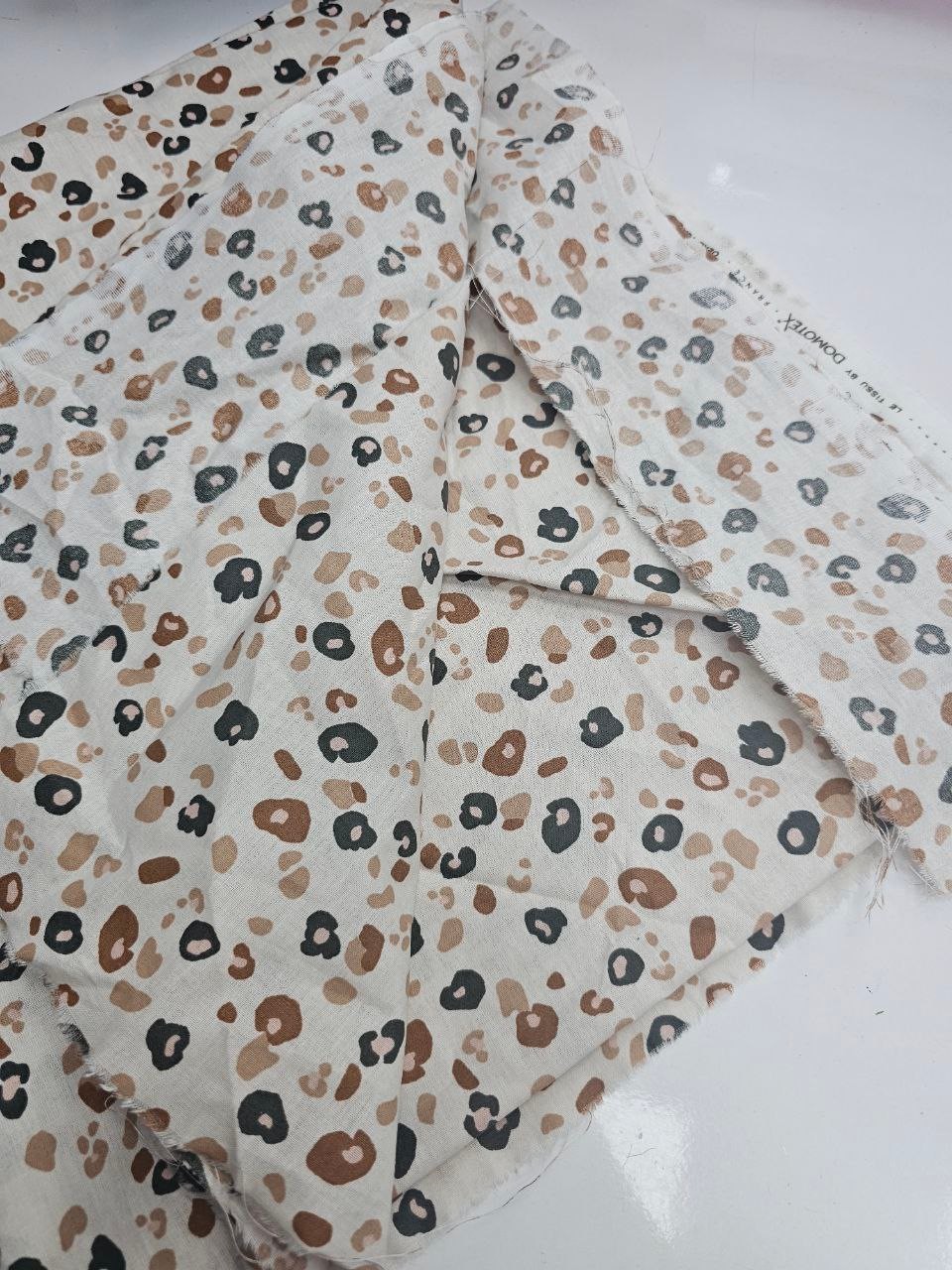 Leopar Desenli Giyimlik Poplin Kumaş