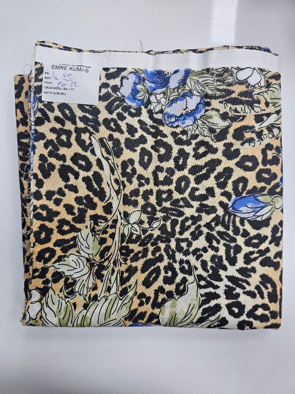 Çiçek Desenli Nevresimlik Leopar Kumaş