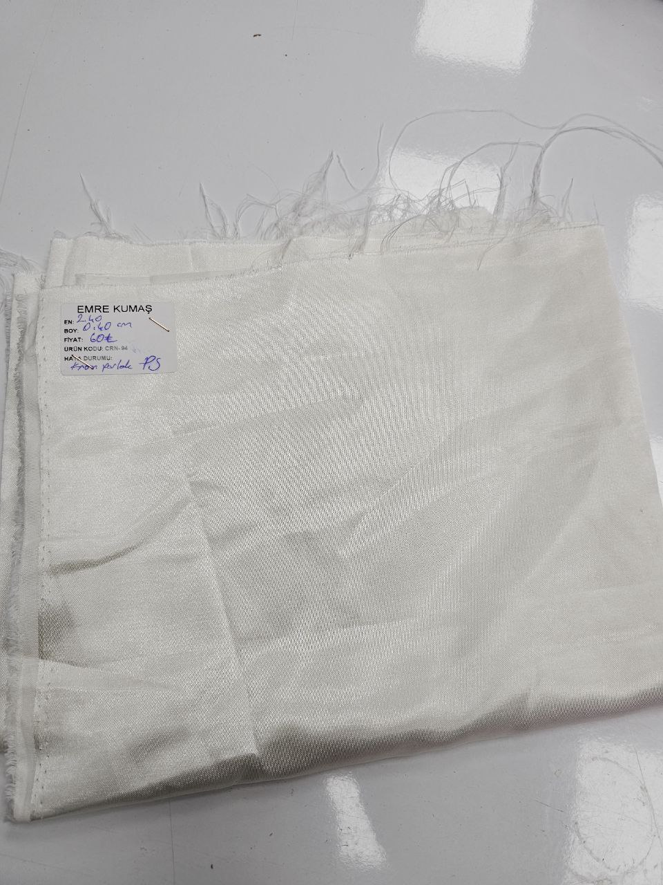 Krem Renk Parlak Pamuk Saten