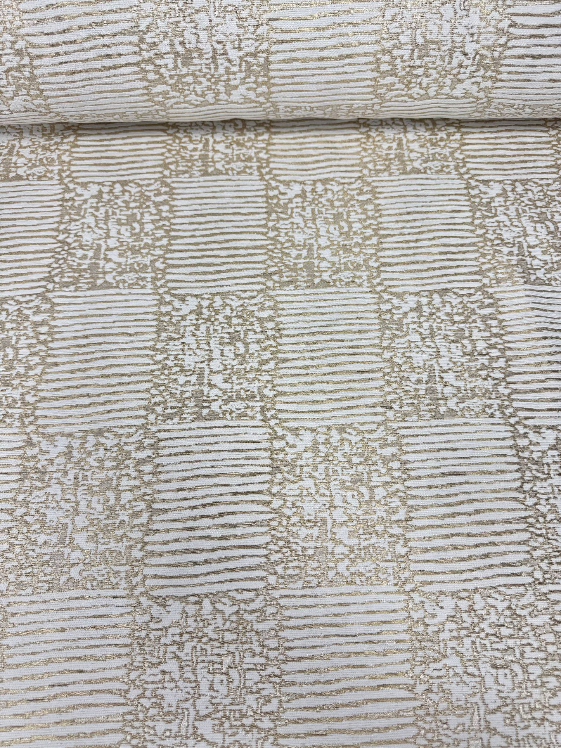 Kapuçino Beyaz Kare Çizgi Desenli Şönil Pike Kumaş