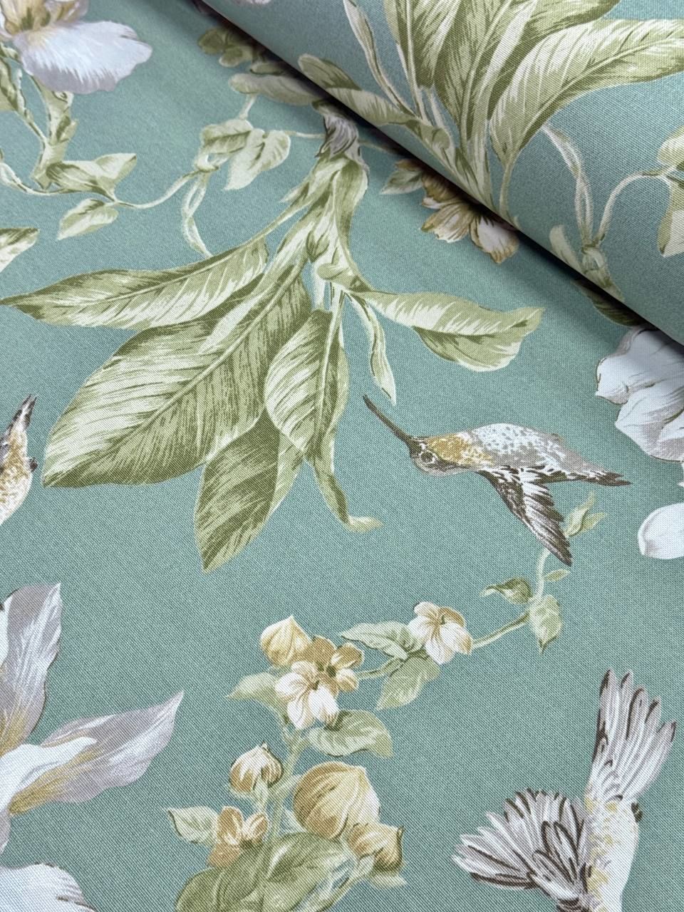 قماش بطة بنقشة توليب كبيرة باللون الأخضر - قماش بطة