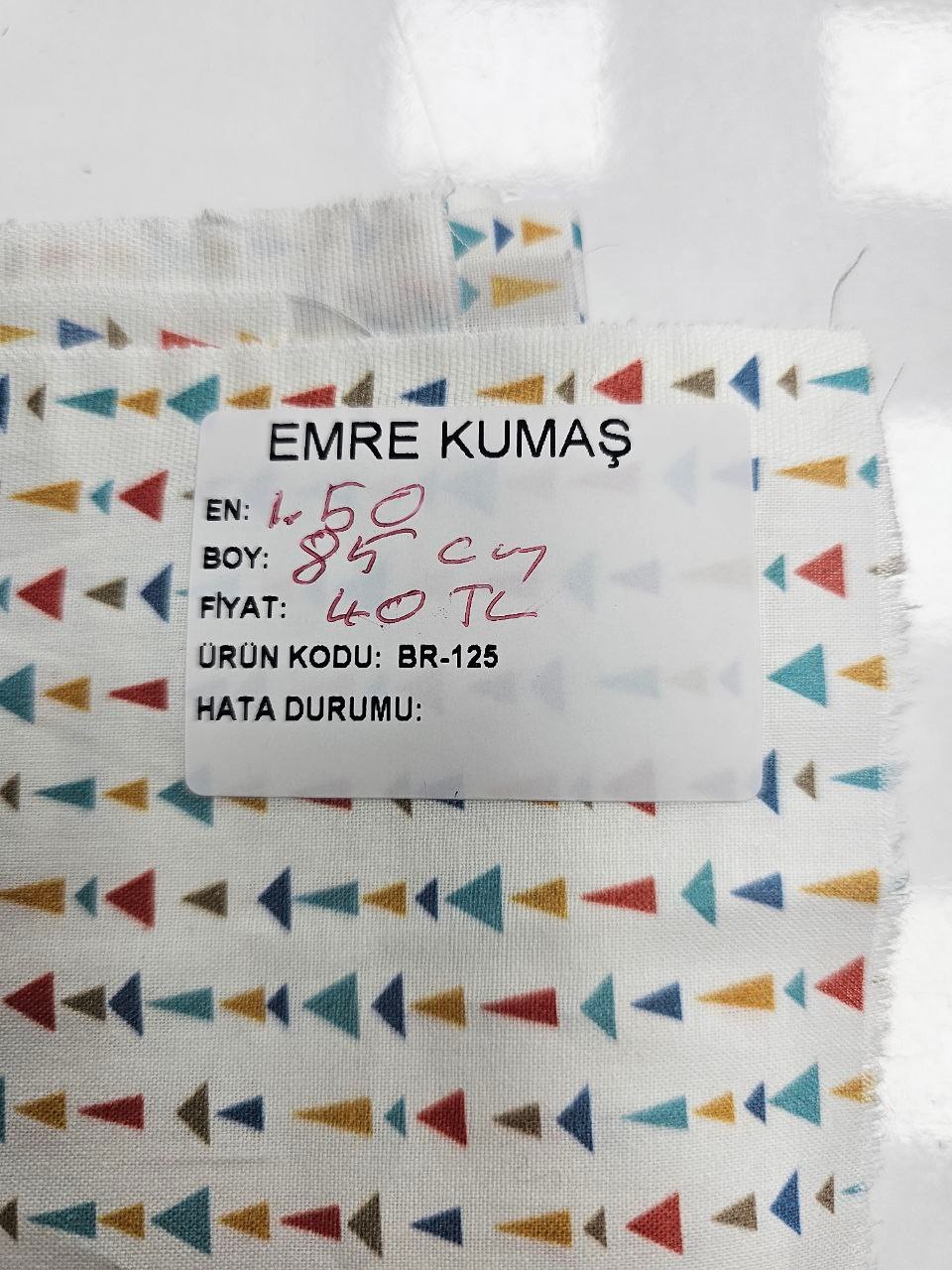 Mini Renkli Üçgenler Desenli Giyimlik Poplin Kumaş