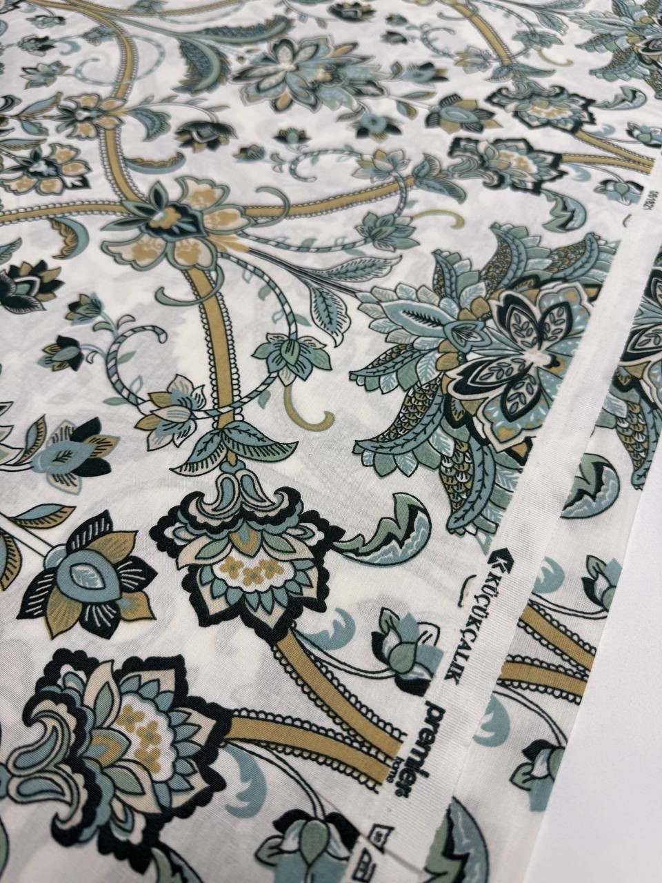 Premier Lotus Çiçeği Desen %100 Pamuk Nevresimlik Poplin Kumaş