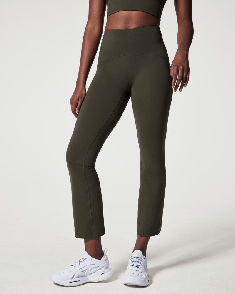 BodyLondon Flare Pant og Medium Support Sports BH-sett - Olivengrønn